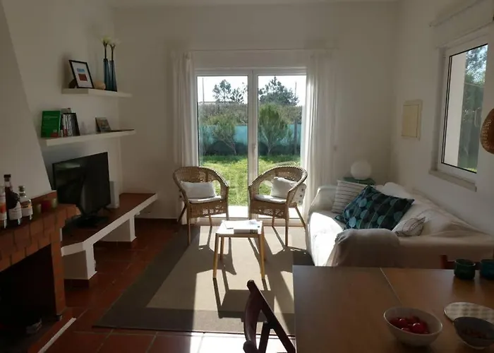 Casa Colina, Walking Distance To Arrifana ألخيزور